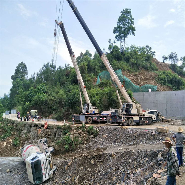 兰洋镇汽车掉沟里叫吊车救援要多少钱
